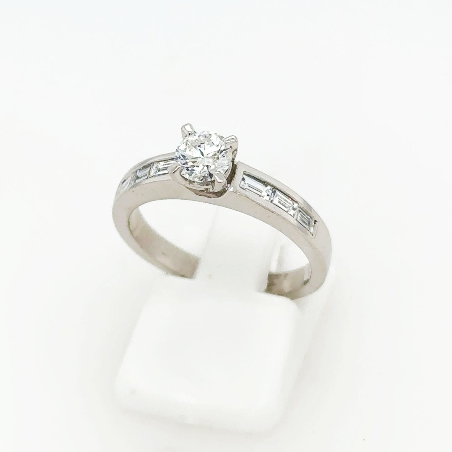 18ct White Gold Diamond Engagement Ring