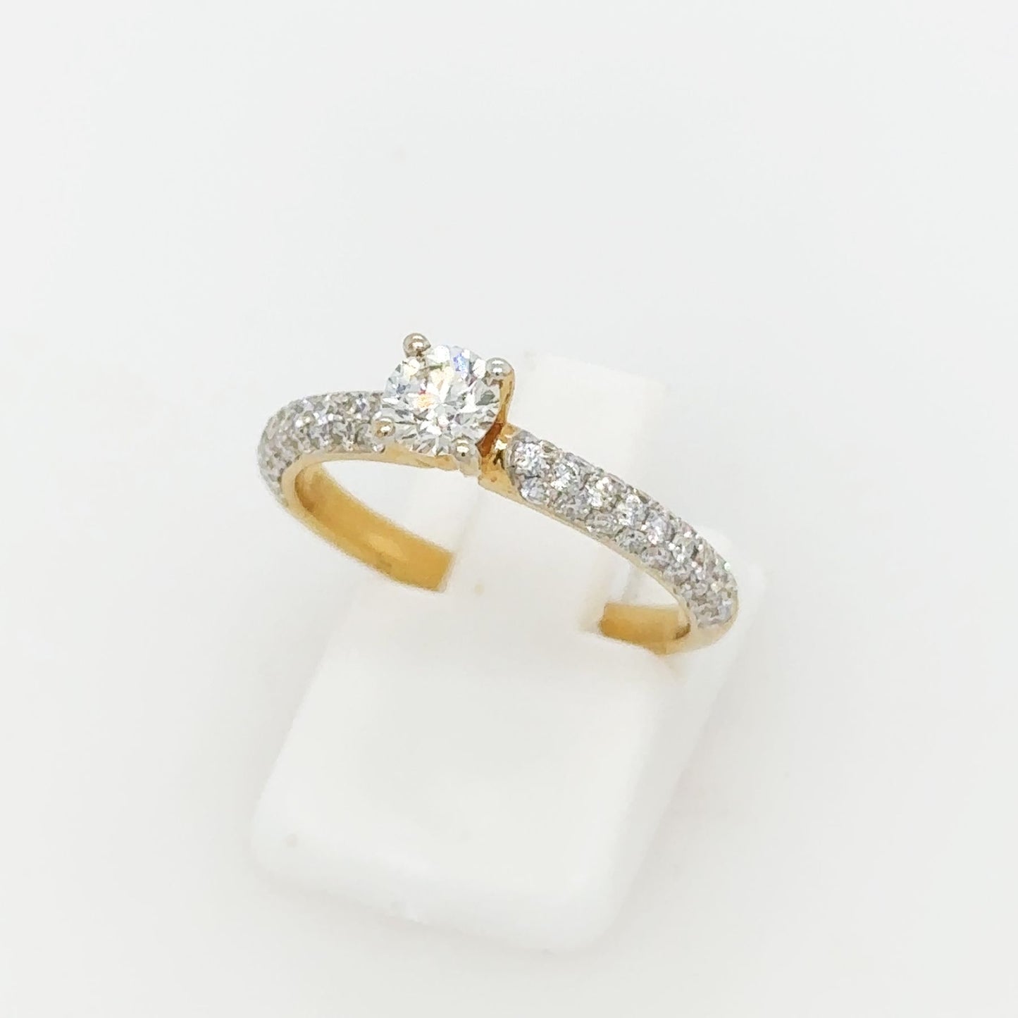 18ct Yellow Gold Diamond Engagement Ring